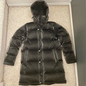 Black liquid shine Super Puff down jacket